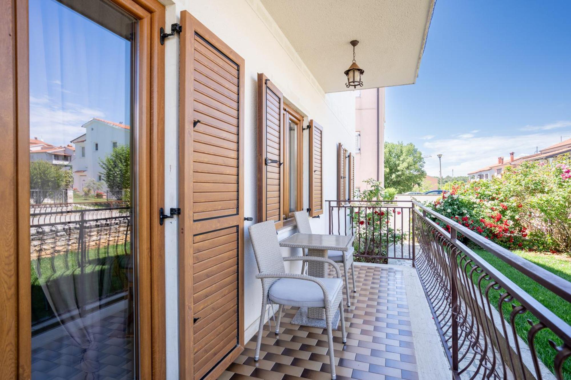 Apartments Maras Пореч Екстер'єр фото