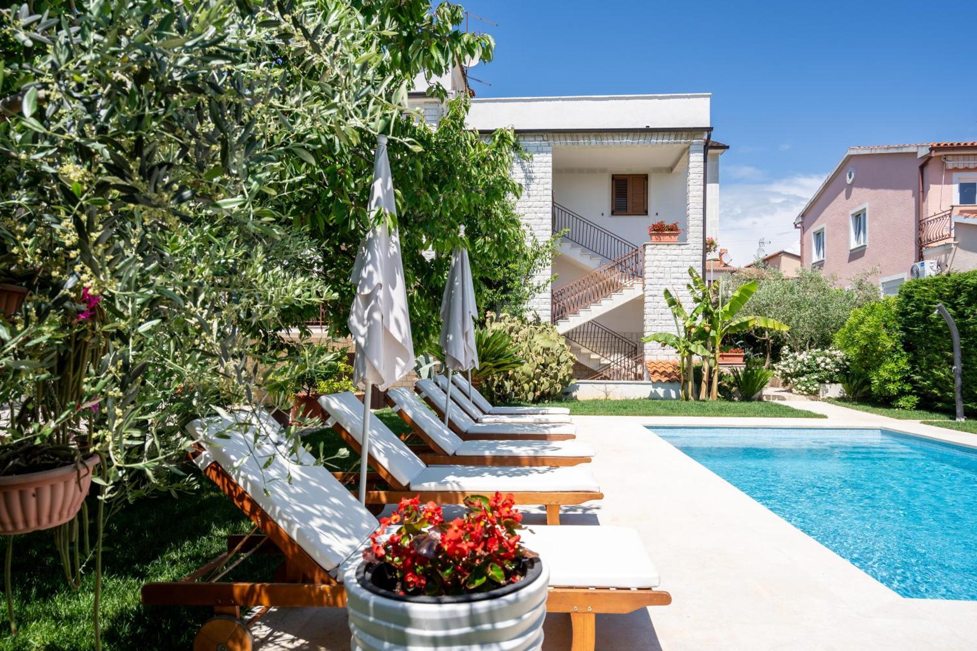 Apartments Maras Пореч Екстер'єр фото